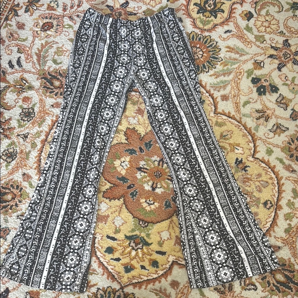 Love Tree Black and White Flare Pants